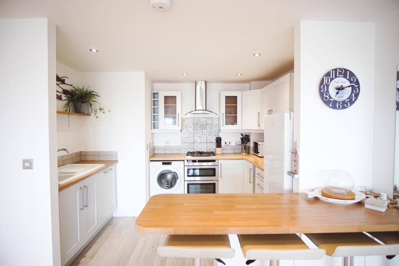 Apartamento Stunning Two Bed Sea View With Pool & Gym New Quay