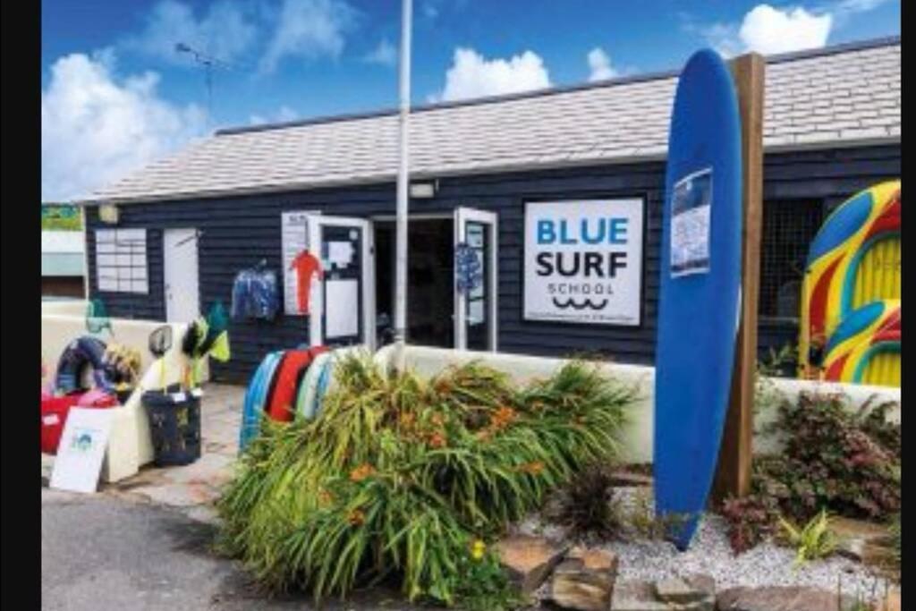 8 Sleep Chalet At Newquay Away Nb168