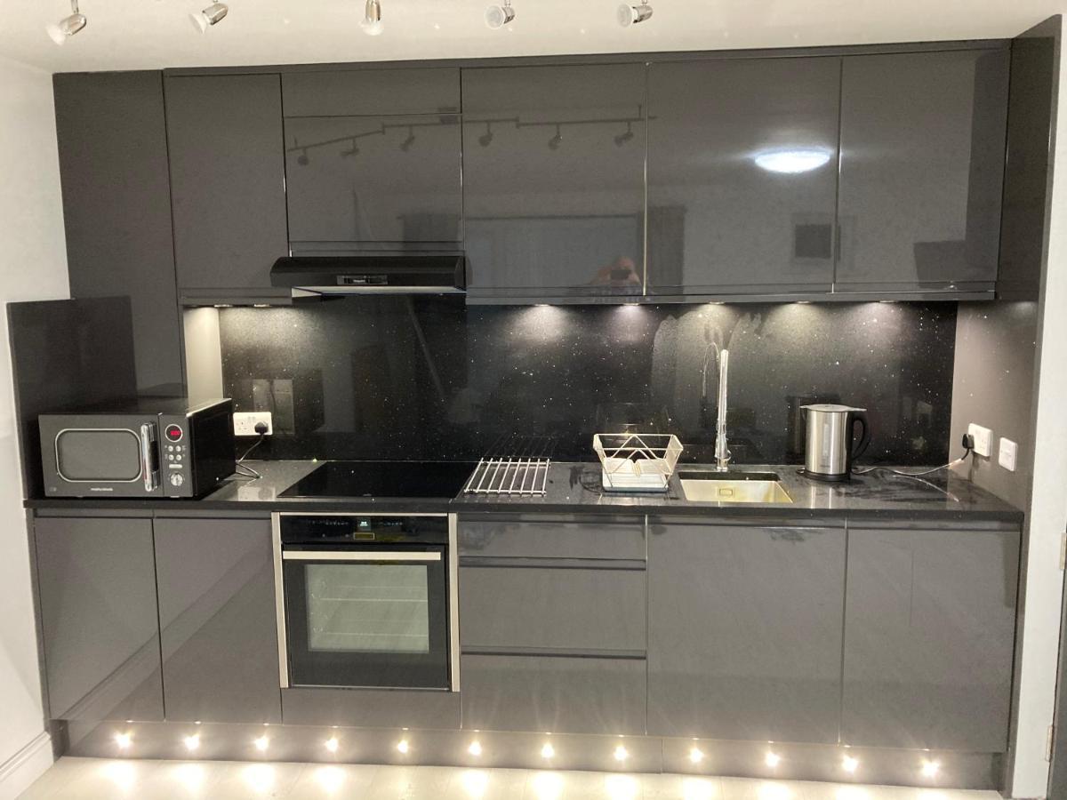 One Bed Ground Floor One Minute Walk Towan Beach Free Parking *