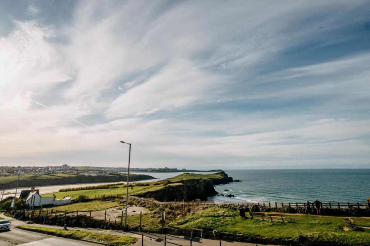 Sunset Waves Sea View Featuring Panoramic Views & Parking Apartment
