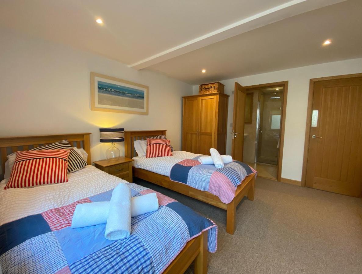 Ohana House - Unbeatable Location - Uk's Beaches Holiday home *