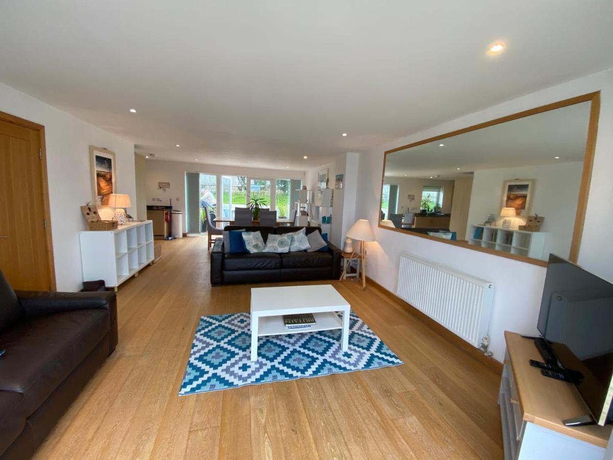 Ohana House - Unbeatable Location - Uk's Beaches Holiday home *