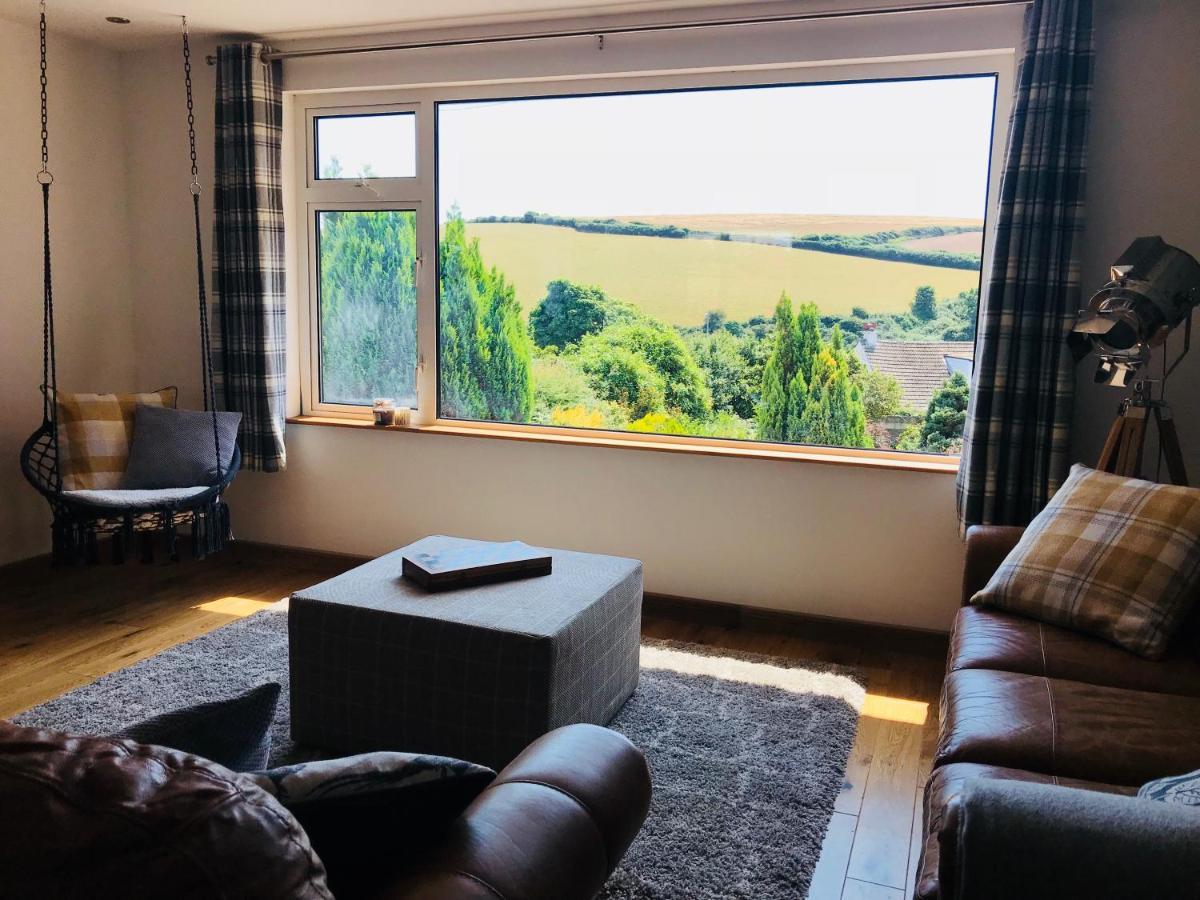 8 Chichester Crescent *