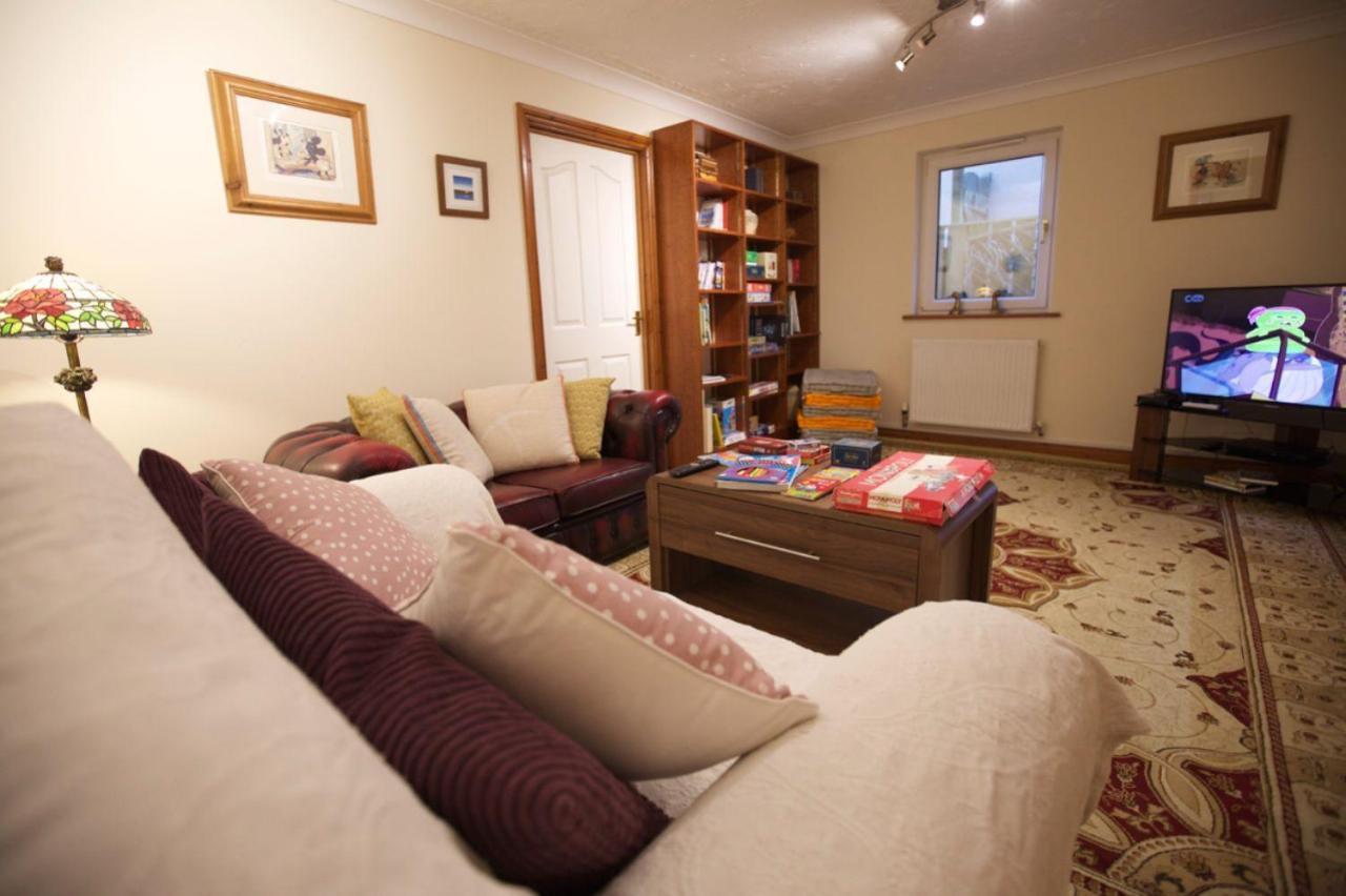 Woodlands, Little Carloggas, St Mawgan, Newquay, Cornwall, Tr8 4eq *