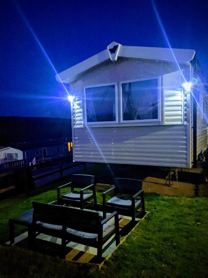4 Berth Couples And Family Caravan In Beautiful Newquay Bay *