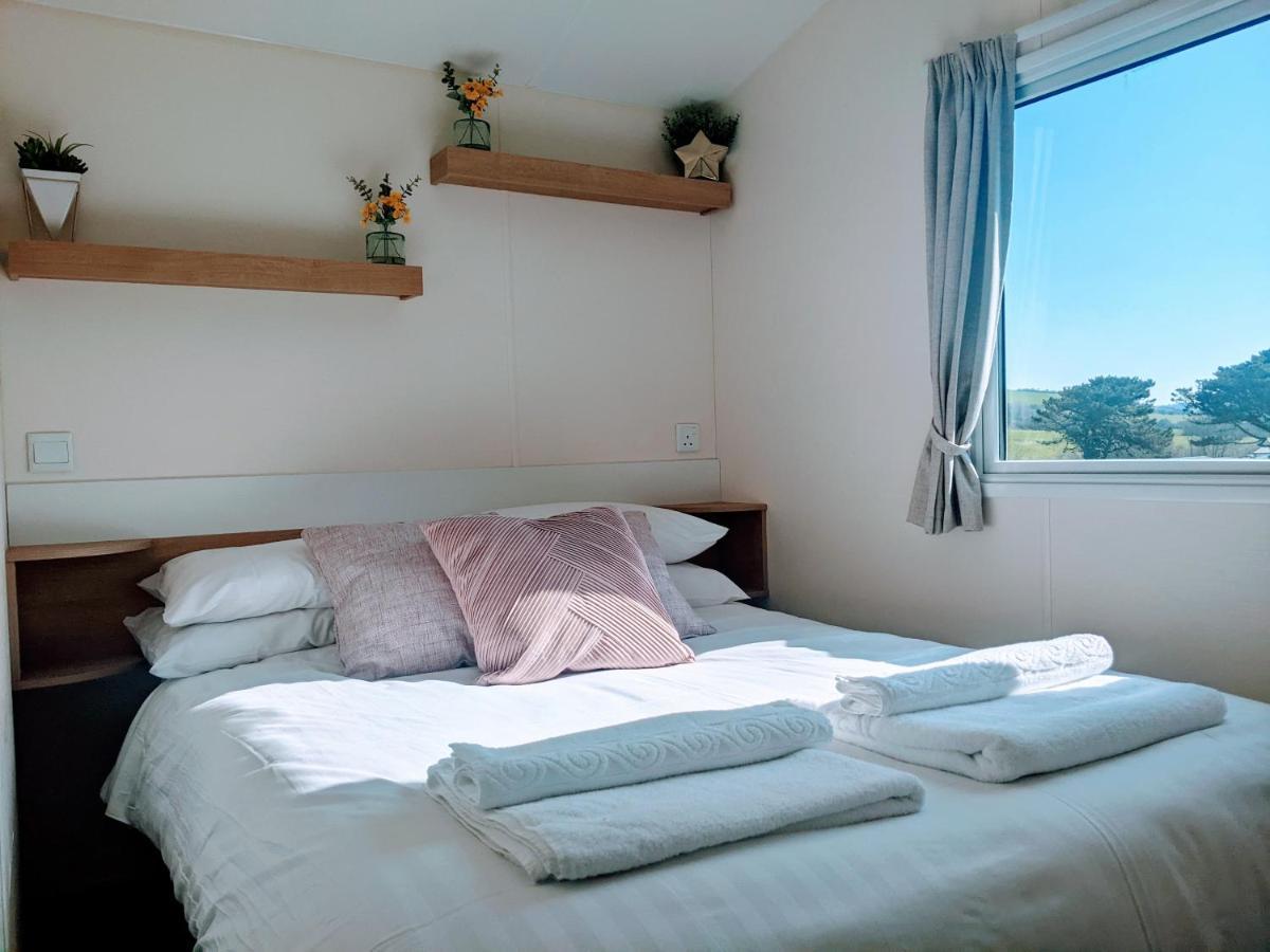 4 Berth Couples And Family Caravan In Beautiful Newquay Bay Apartment *