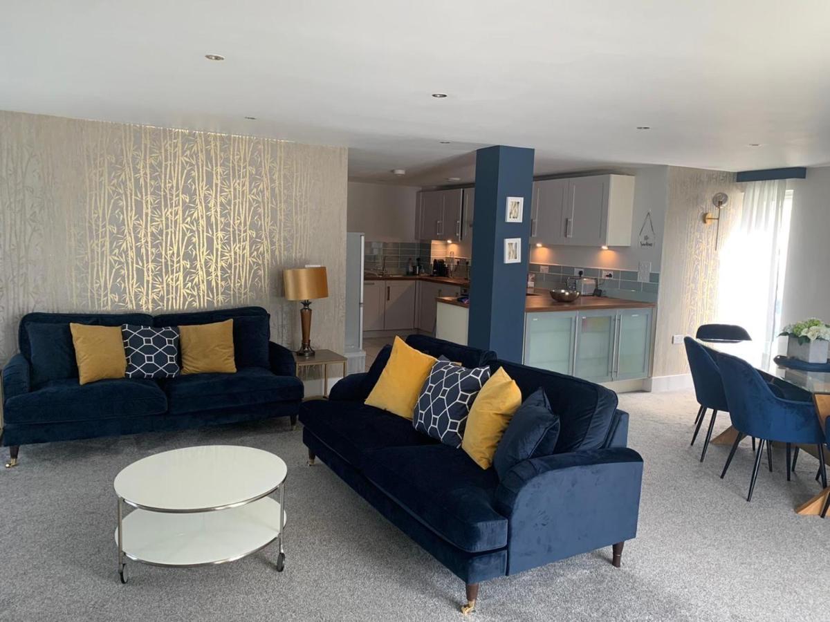 Beautiful 3 Bedroom By The Sea