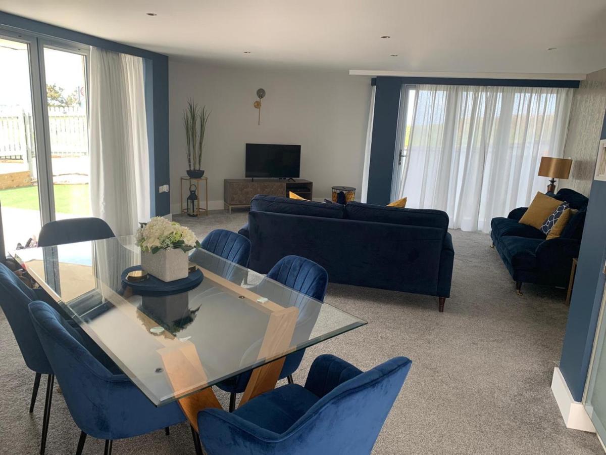 Beautiful 3 Bedroom By The Sea Apartamento
