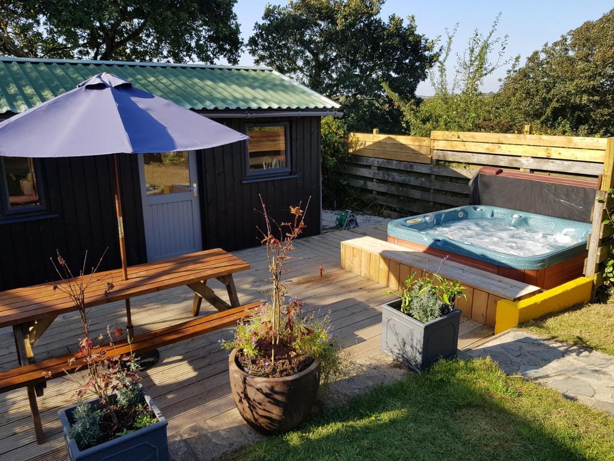 The Old Potting Shed With Hot Tub. Colan, Newquay. Apartamento New Quay