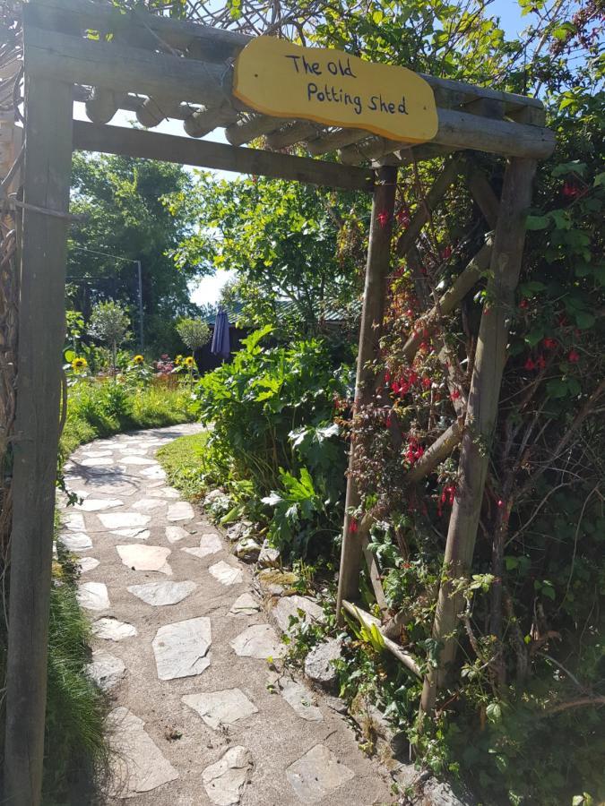 The Old Potting Shed With Hot Tub. Colan, Newquay.