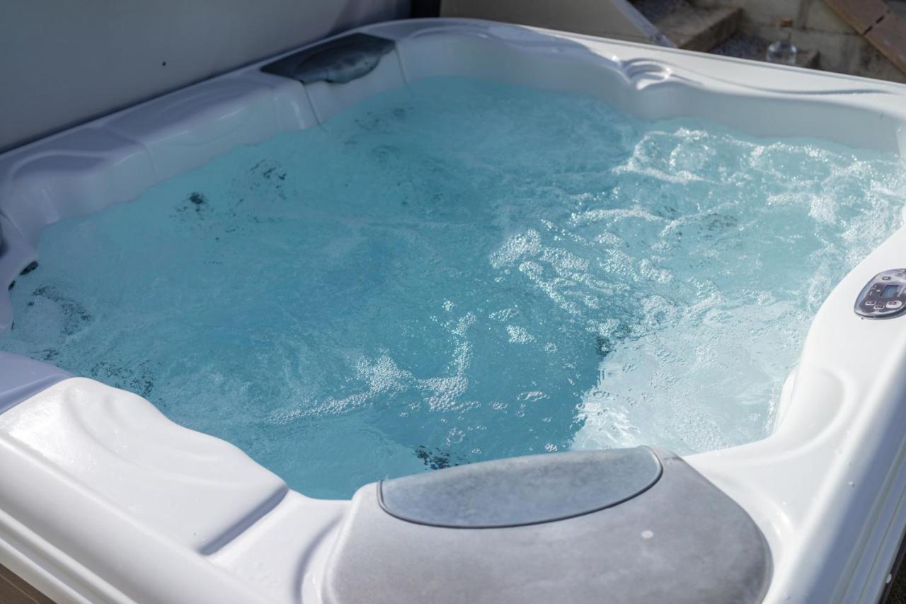Fistral Hot Tub House For 8 On Retallack * New Quay