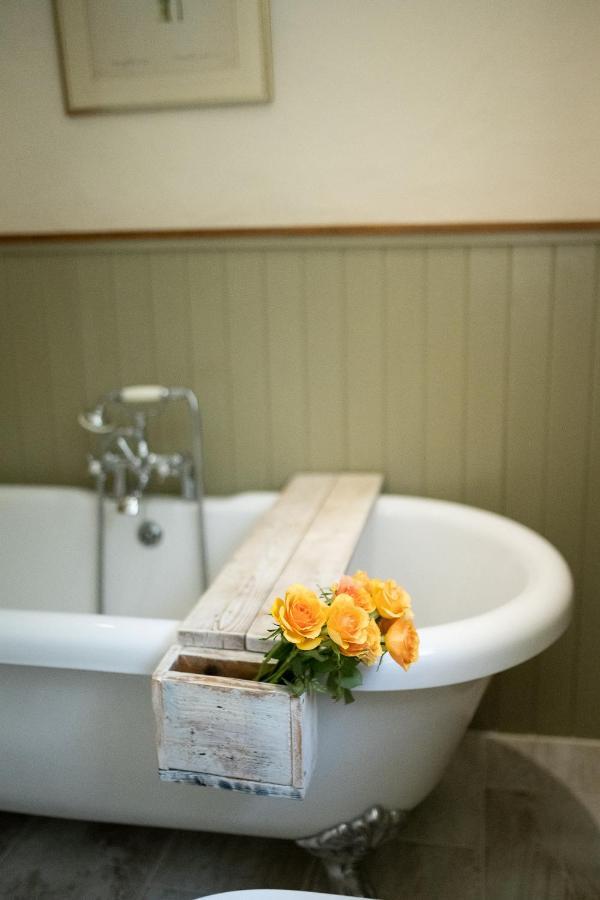 Countryside Retreat With Private Hot Tub