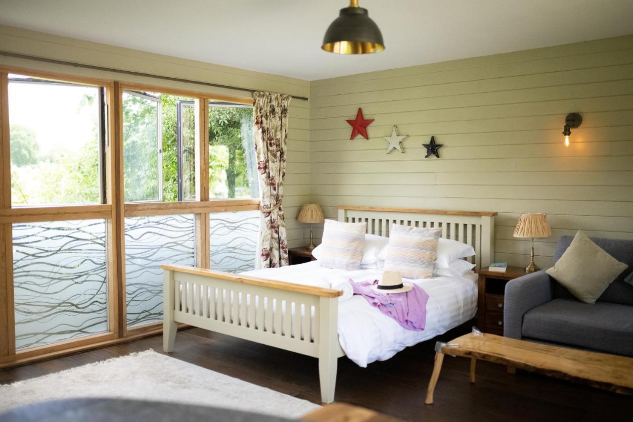 The Countryside Cabin With Private Hot Tub New Quay