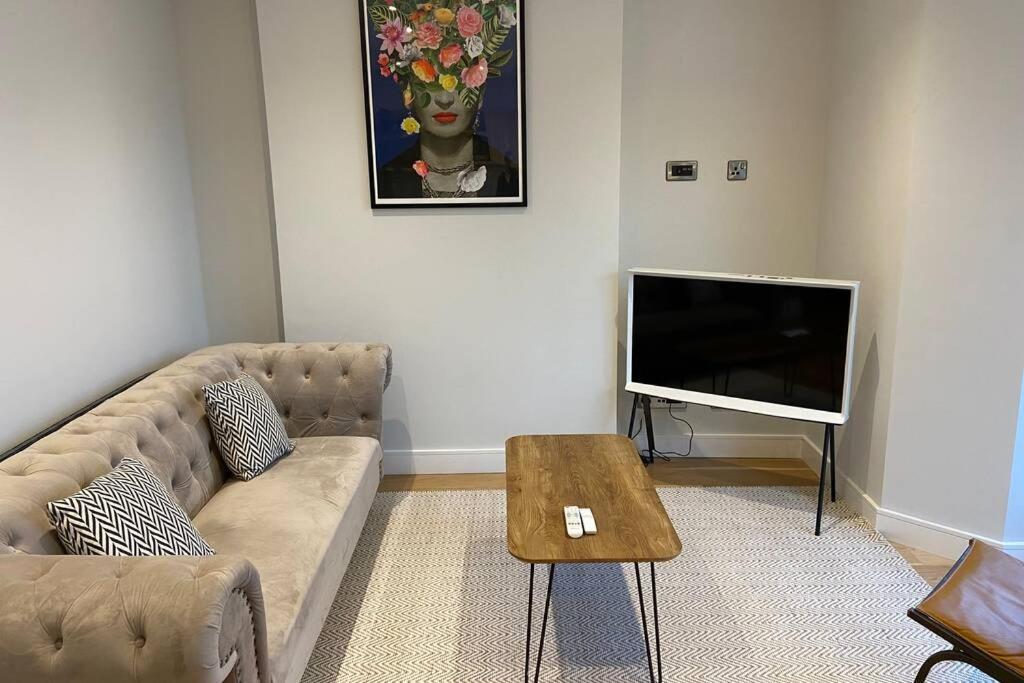 Apartment Spacious 1 Bedroom With Sea Views *