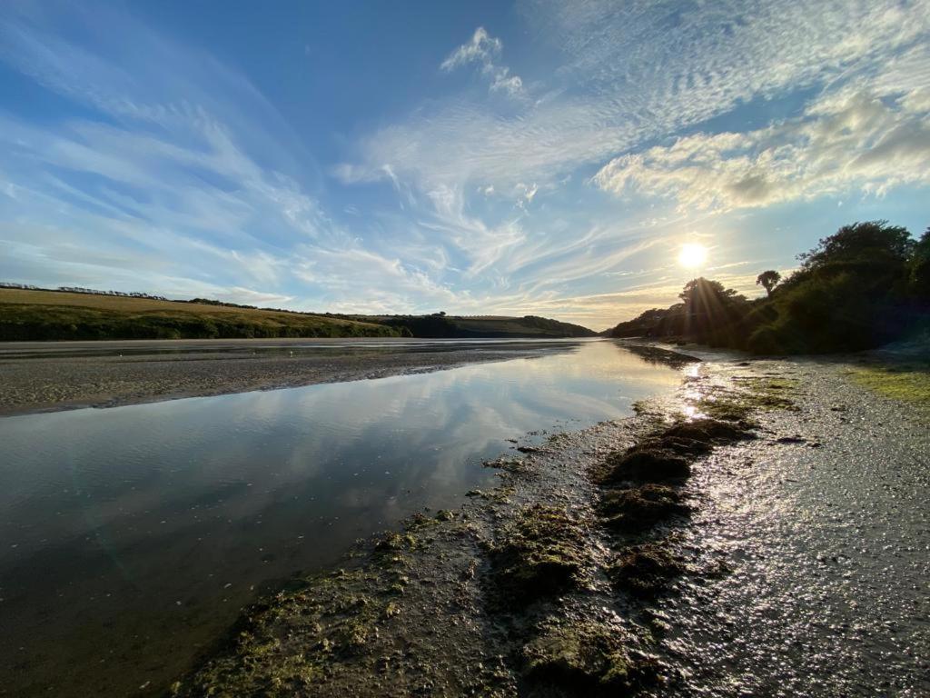 Chatsworth Riverscape: Peaceful Gannel Views Near Newquay Beaches