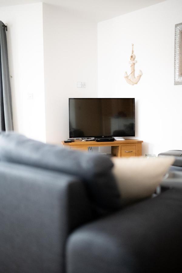 Seaview, Luxury Apartment, 2 Min Walk To Porth Beach Apartment