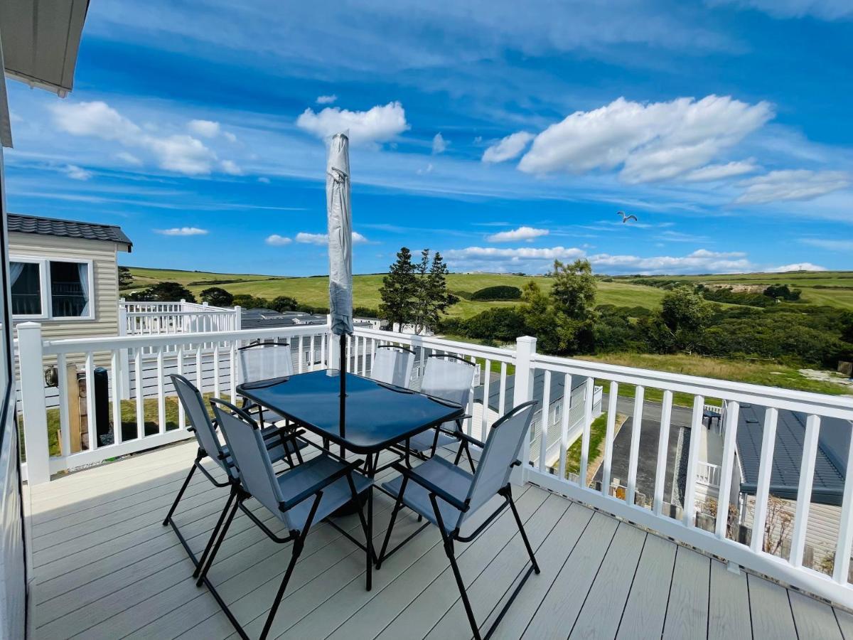3-bedroom With Valley Views * New Quay