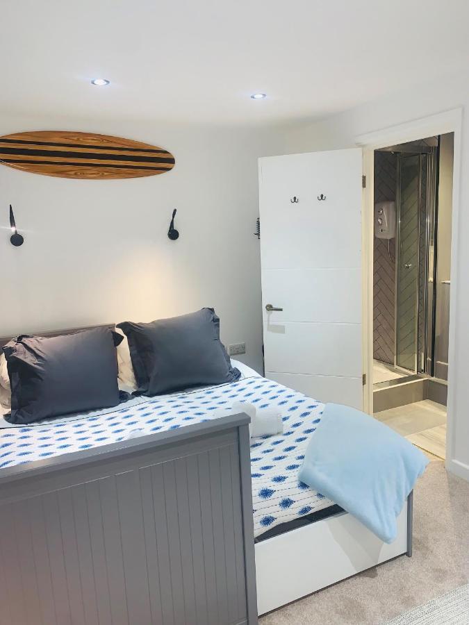 Guest house Trig-private Studio, Courtyard, Walk To Fistral *
