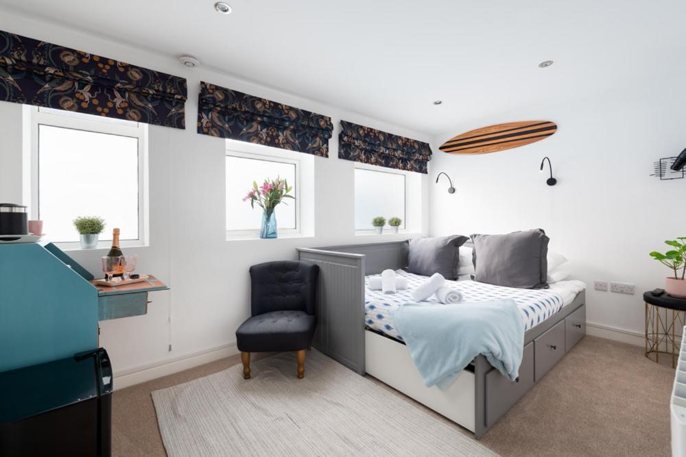 Guest house Trig-private Studio, Courtyard, Walk To Fistral *
