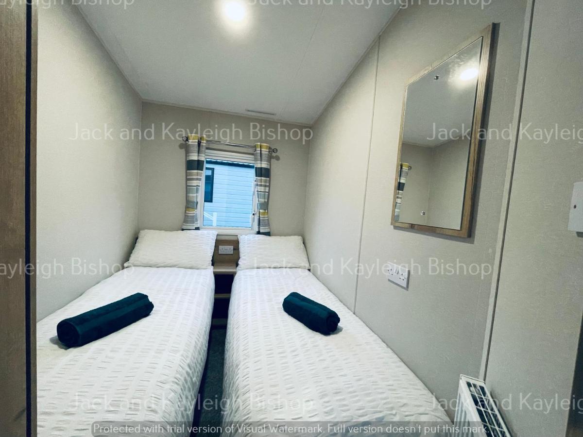 3-bedroom With Valley Views * New Quay