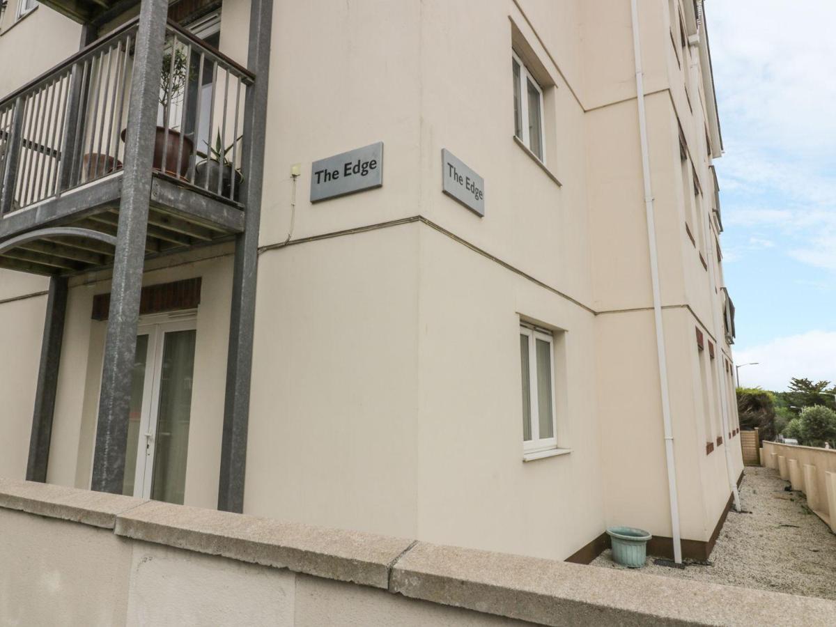 Flat 4 Apartment