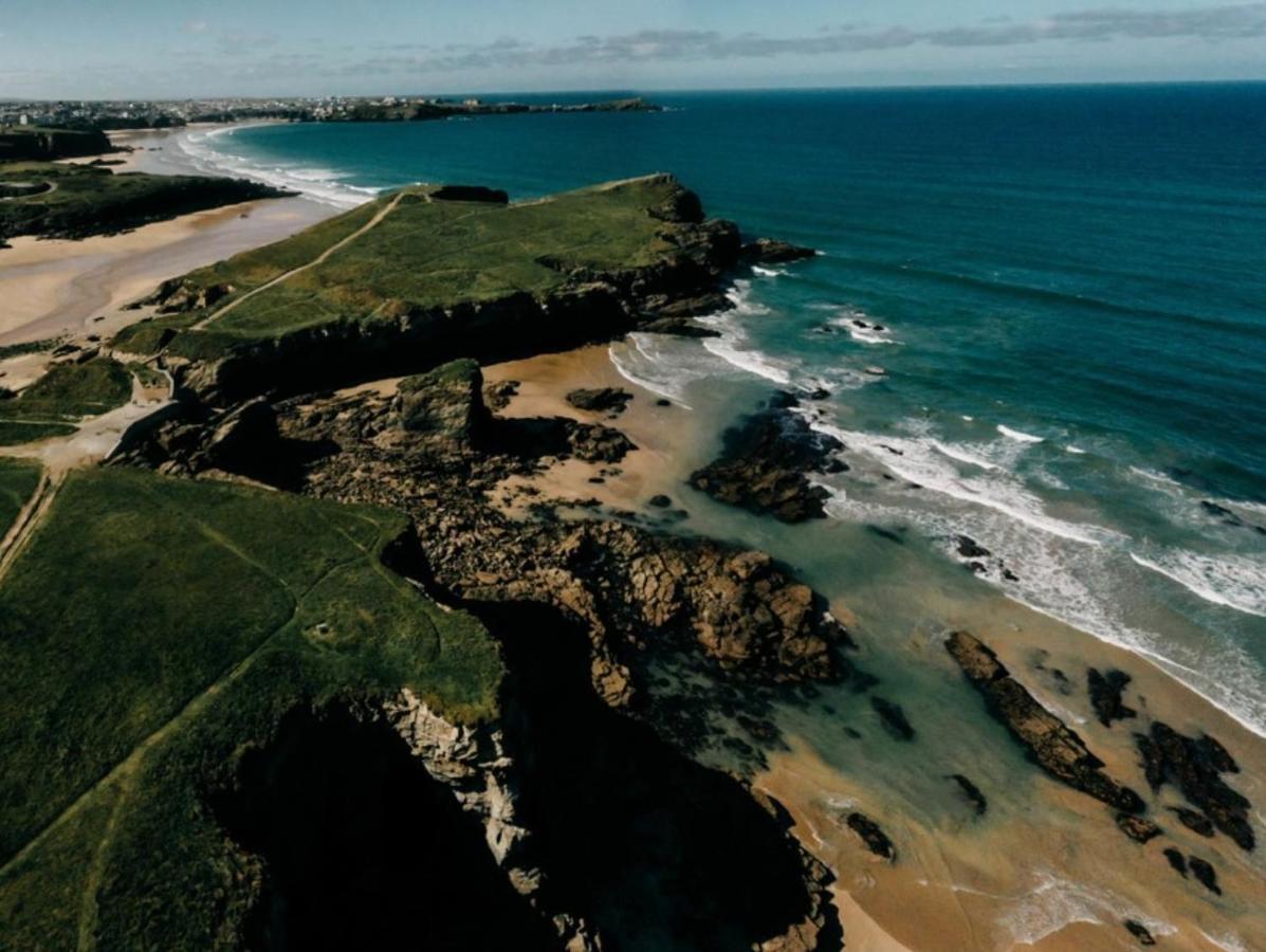Sunset Waves Sea View Featuring Panoramic Views & Parking *