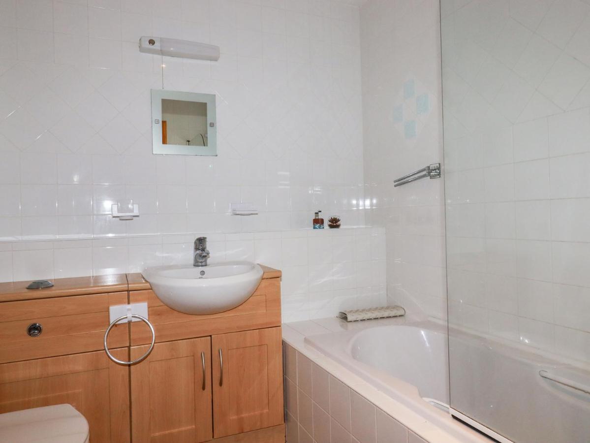 Flat 4 *