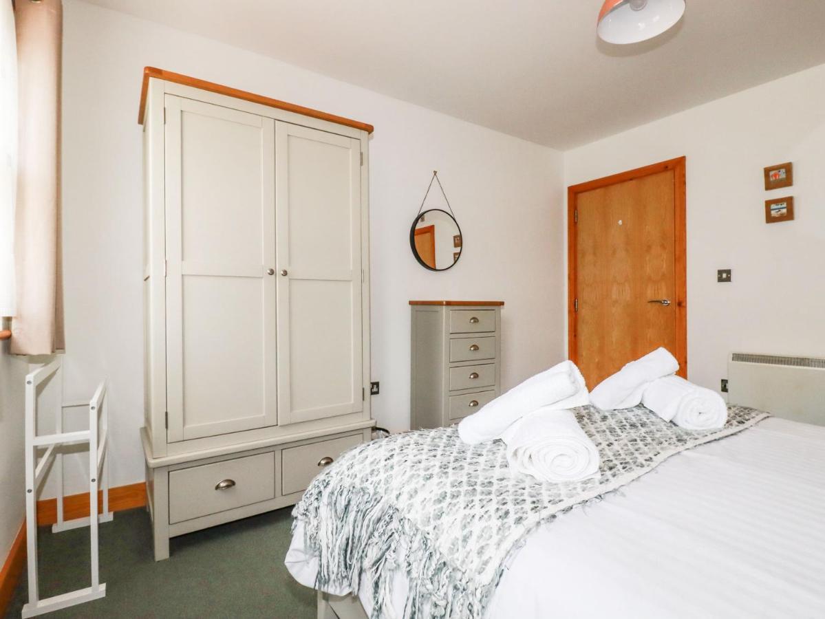 Flat 4 Apartment