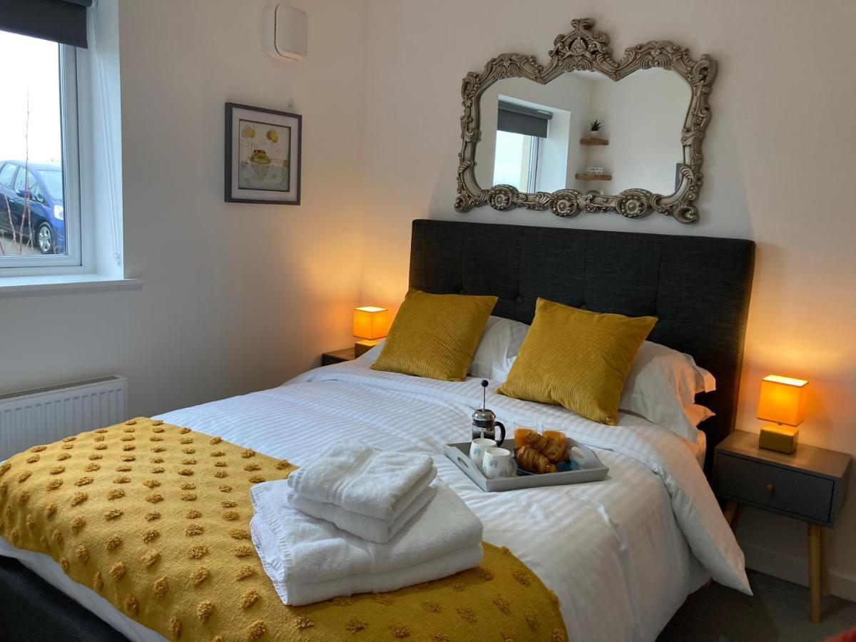 Dog Friendly Stylish Modern Flat, Near * Newquay (Cornwall)