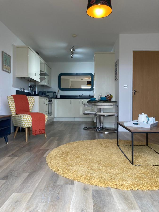 Dog Friendly Stylish Modern Flat, Near * Newquay (Cornwall)