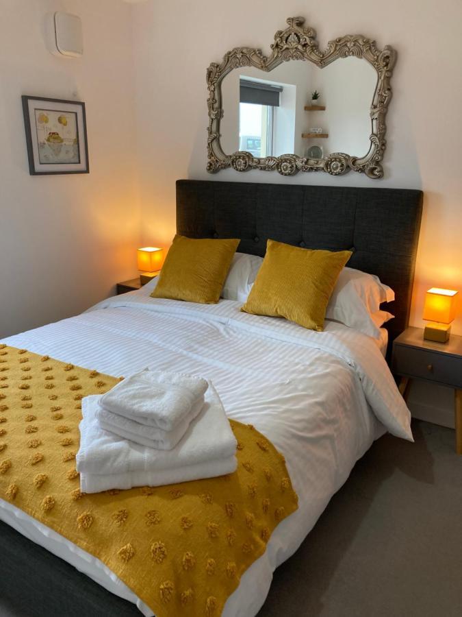 Apartment Dog Friendly Stylish Modern Flat, Near
