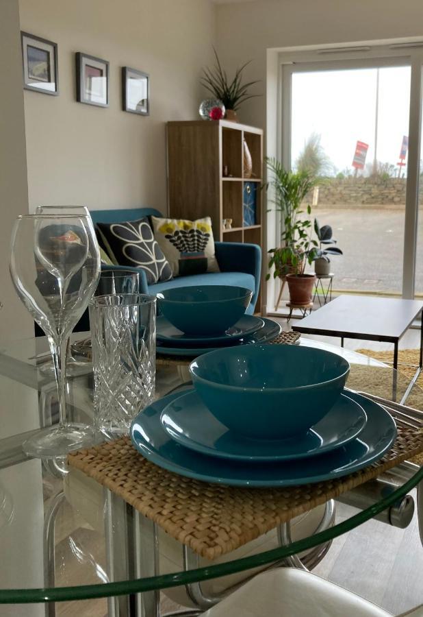 Dog Friendly Stylish Modern Flat, Near Apartment *