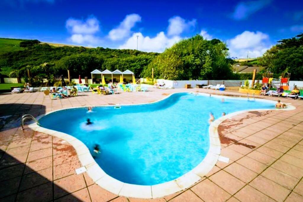 Large 4 Person Couples And Family Caravan In Newquay Bay Apartamento New Quay