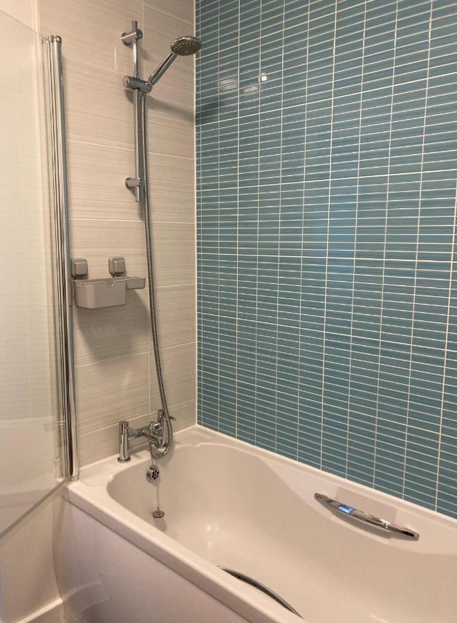 Apartment Dog Friendly Stylish Modern Flat, Near
