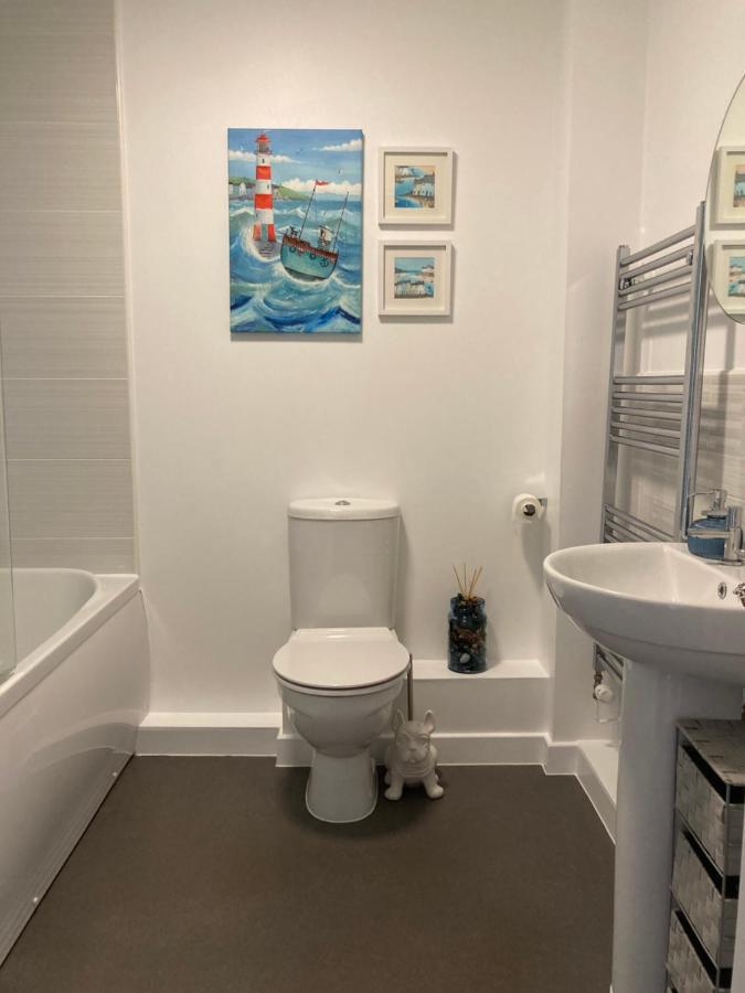Apartment Dog Friendly Stylish Modern Flat, Near *