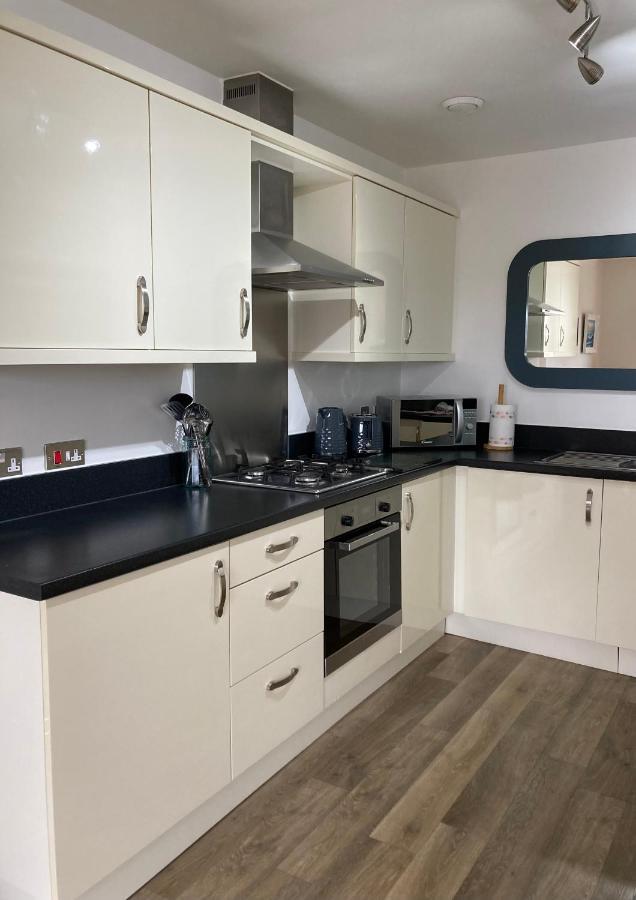 Dog Friendly Stylish Modern Flat, Near *