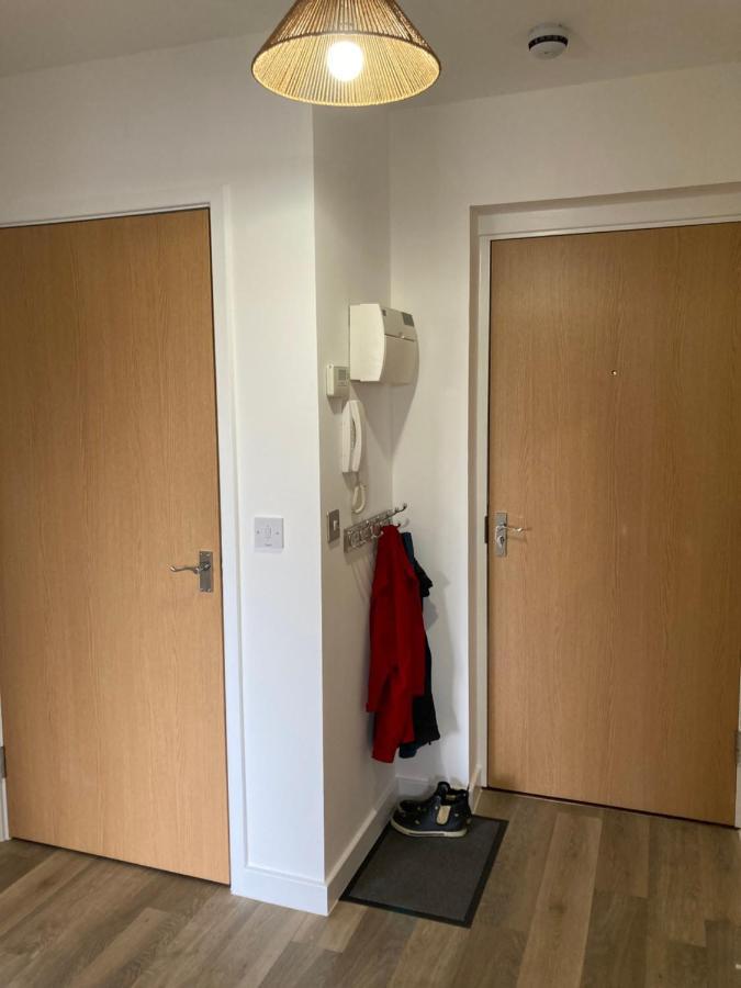 Apartment Dog Friendly Stylish Modern Flat, Near