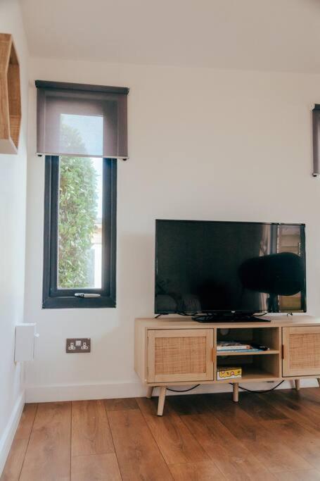 The Hideout - Newquay - Fully Stocked Eco Escape