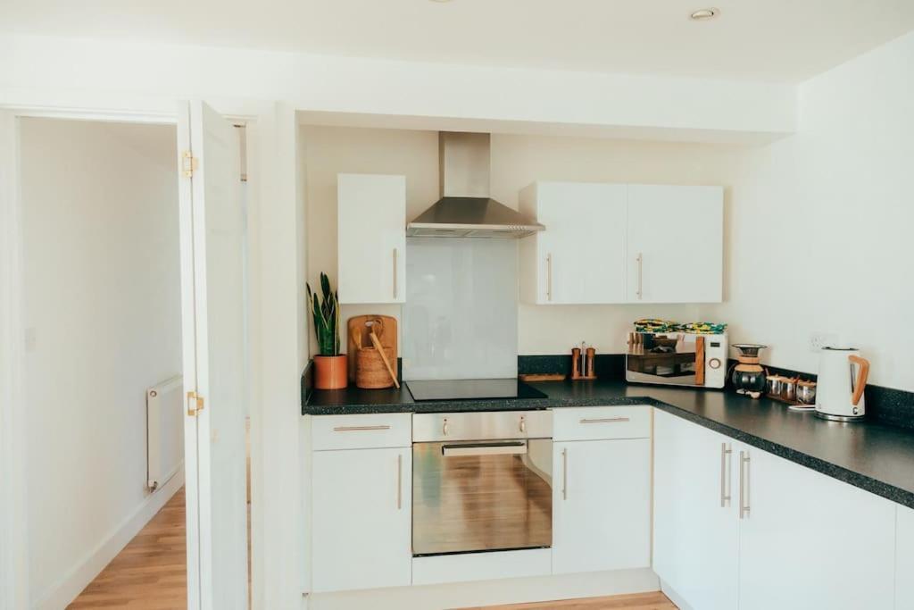 The Hideout - Newquay - Fully Stocked Eco Escape New Quay