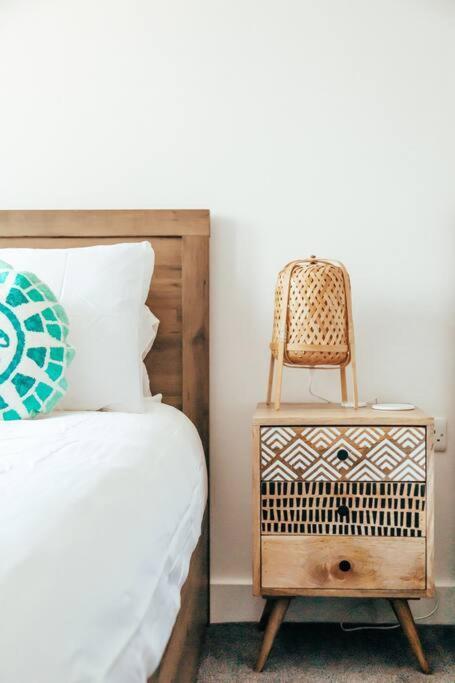 The Hideout - Newquay - Fully Stocked Eco Escape New Quay