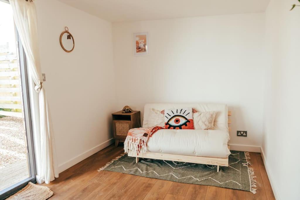 The Hideout - Newquay - Fully Stocked Eco Escape *