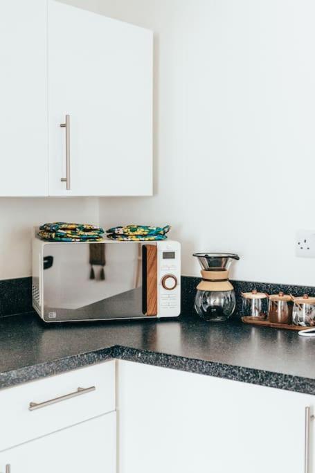 The Hideout - Newquay - Fully Stocked Eco Escape New Quay