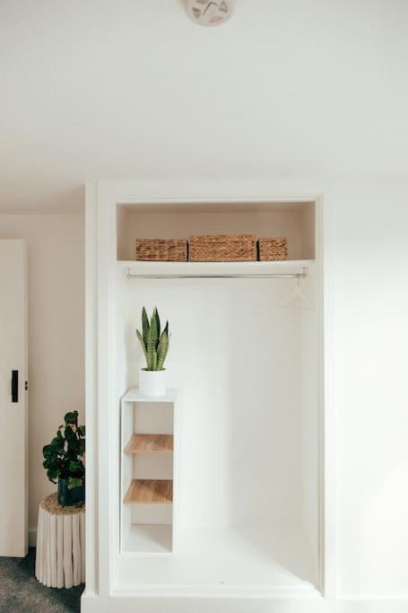 The Hideout - Newquay - Fully Stocked Eco Escape * New Quay