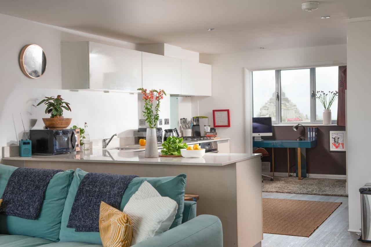 Penthouse 53 Zinc Sleeps 6, Newquay *