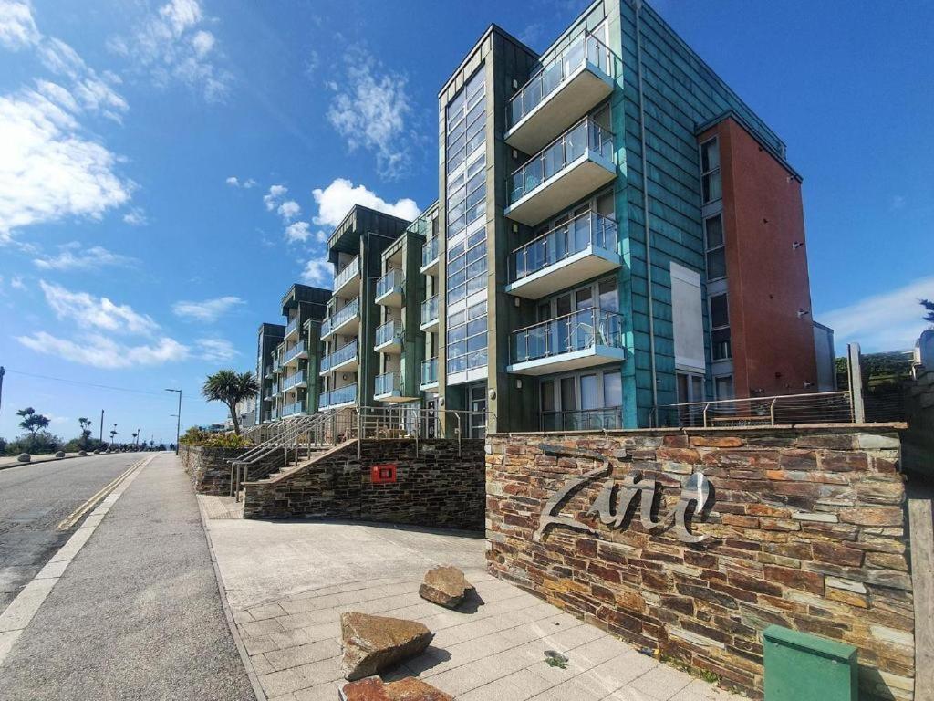 100m From Fistral Beach- Underground Parking-surf Shower & Locker- Sleeps 6 * Newquay (Cornwall)
