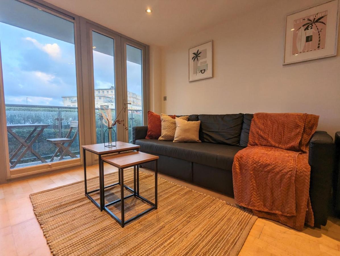 100m From Fistral Beach- Underground Parking-surf Shower & Locker- Sleeps 6 Newquay (Cornwall)