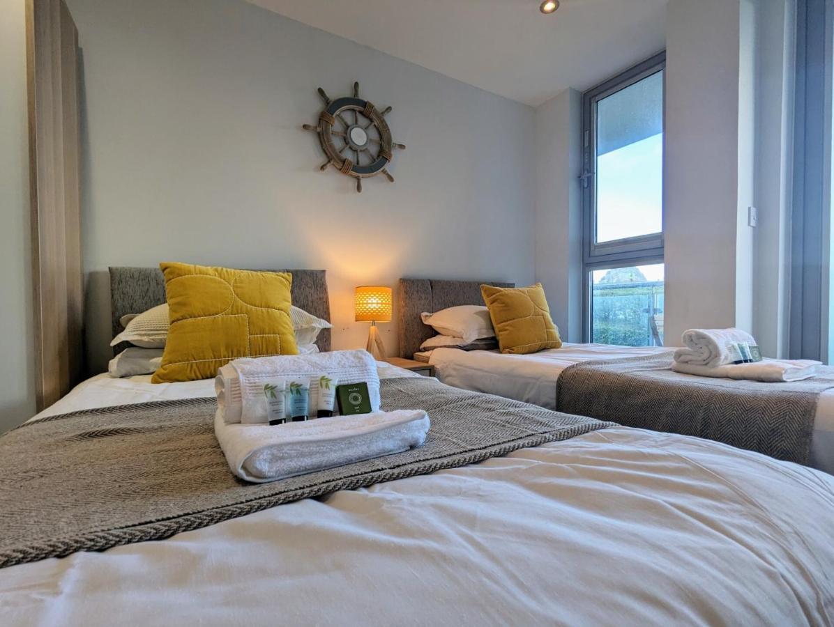 100m From Fistral Beach- Underground Parking-surf Shower & Locker- Sleeps 6 Apartment