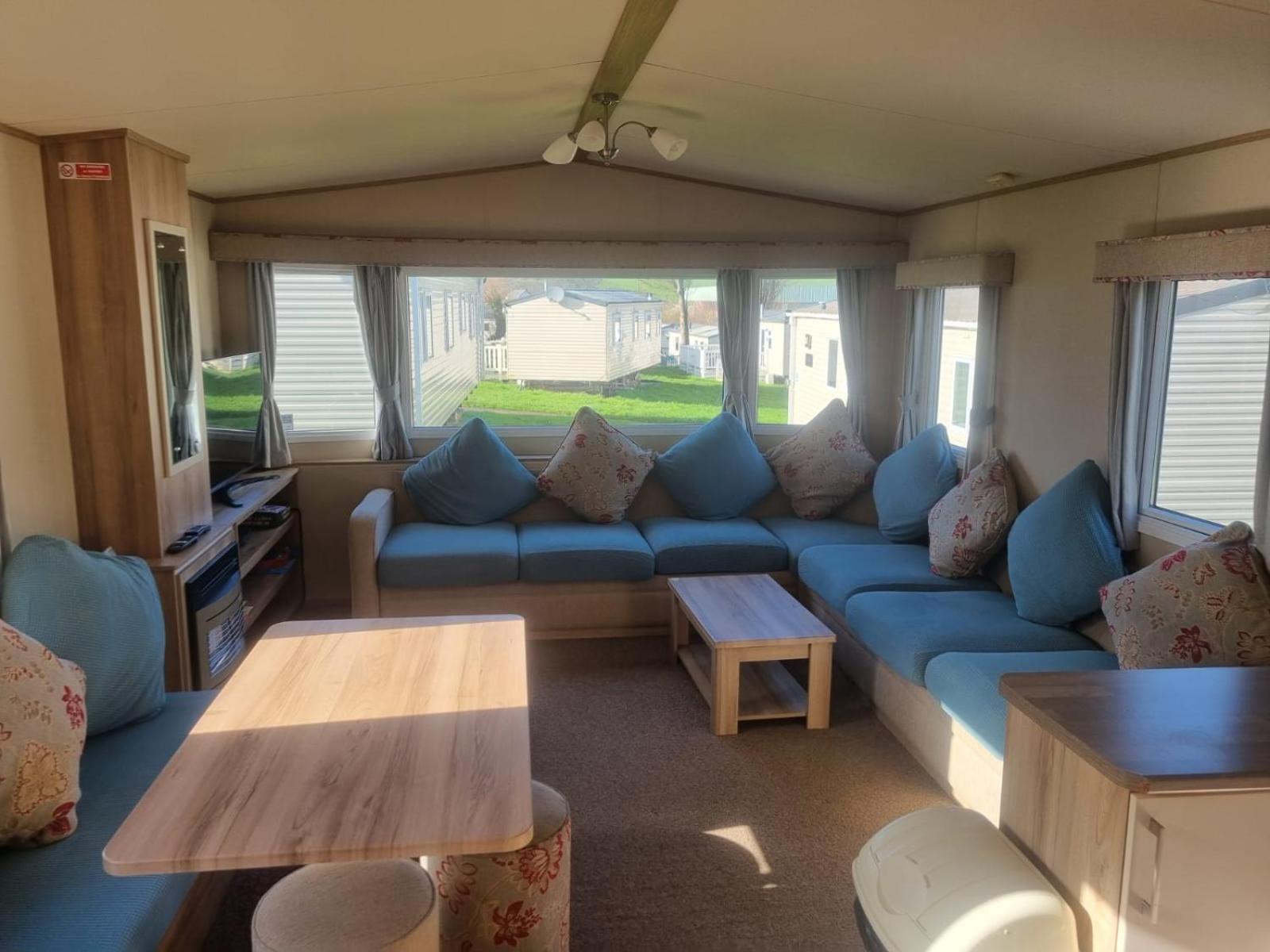 Newquay Bay Porth Caravan - 6 Berth Campsite
