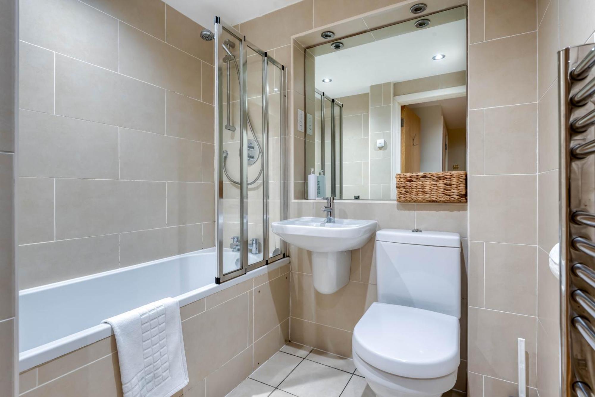 The House & Porth Sands Apartamento *