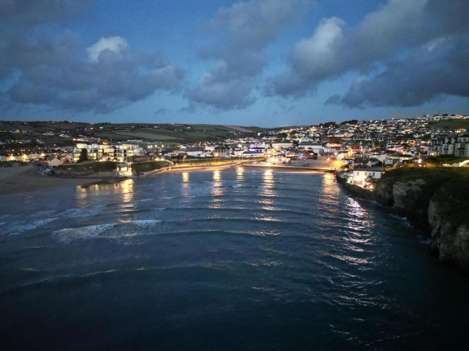 Valley View With A Luxurious Hot Tub Holiday home Newquay (Cornwall)